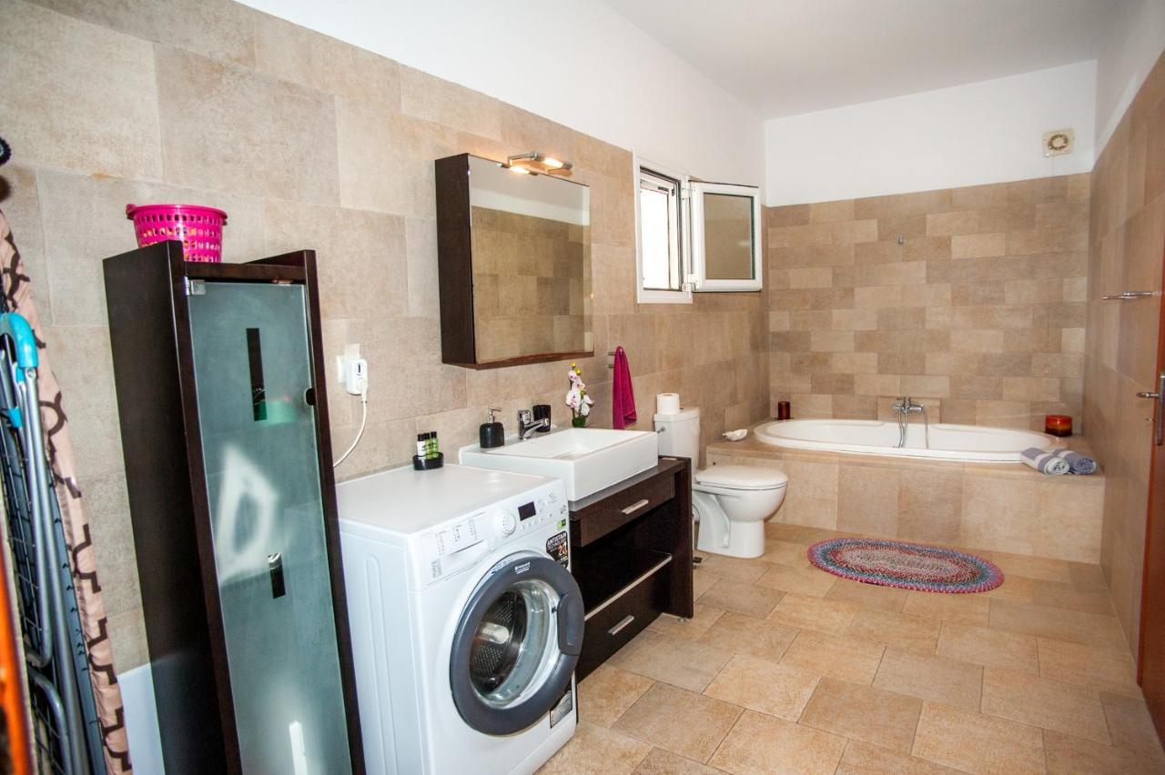 Nikos Apartments Spacious And Panoramic Argostolion Exterior foto